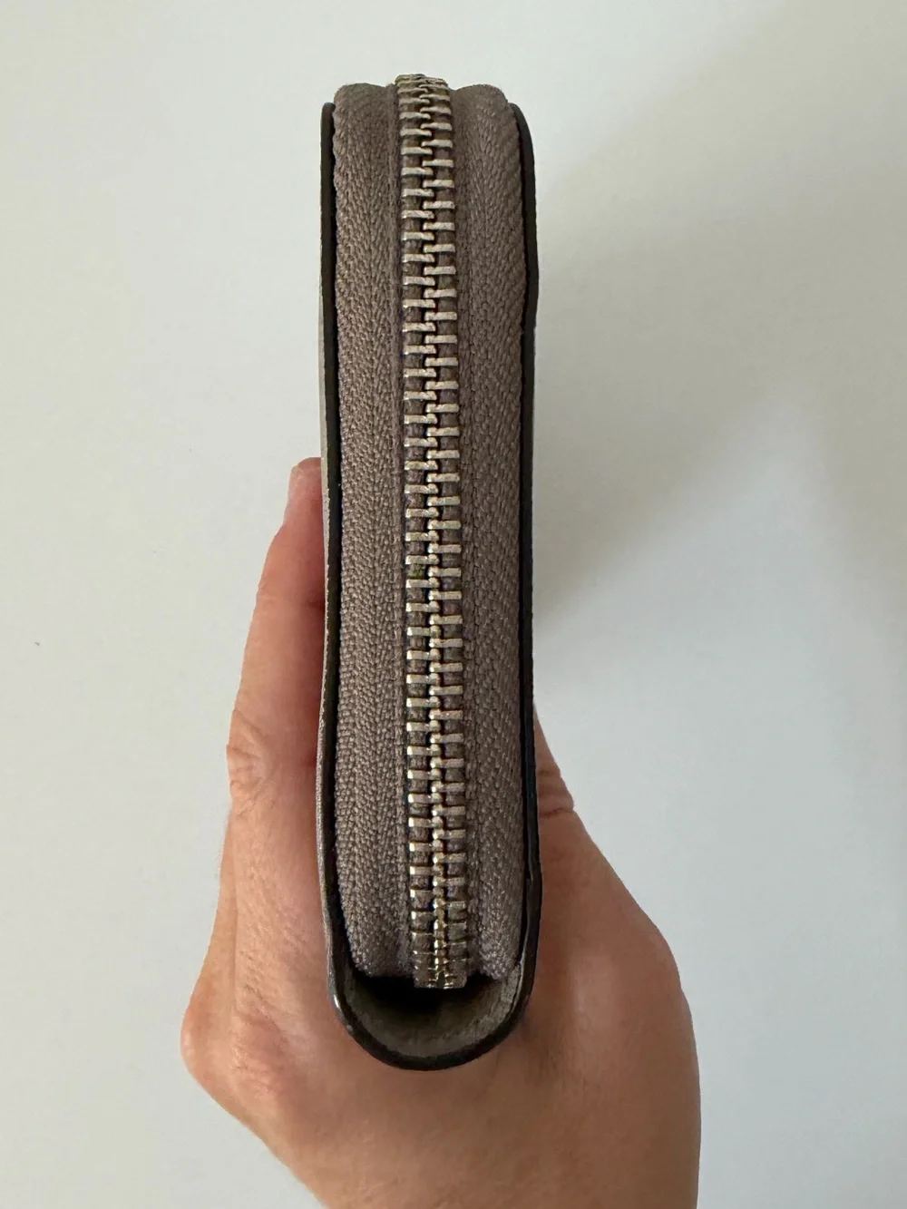 Tory Burch Robinson Zip Continental Wallet in French Gray
